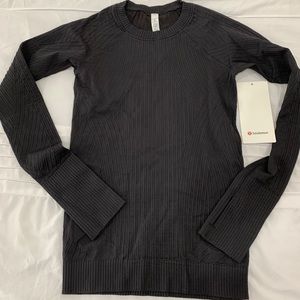 Lululemon long sleeve athletic top